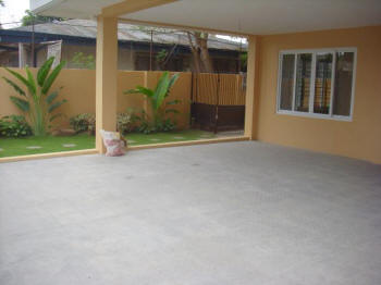 4-car garage