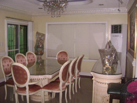 Dining room with Italian furniture