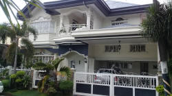 Big well maintained house in BF Homes Paranaque for sale