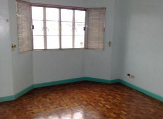 Master bedroom with bay window