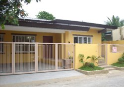 Bungalow for sale in BF Homes subdivision