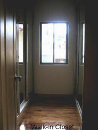 Walk-in-closet