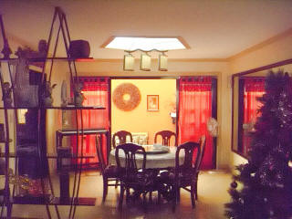 Dining room with round table