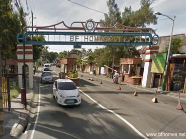 The Lopez gate from Sucat road (Dr. Arcadio Santos Avenue)