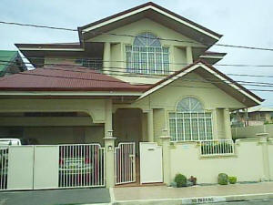 Tahanan Village house for sale