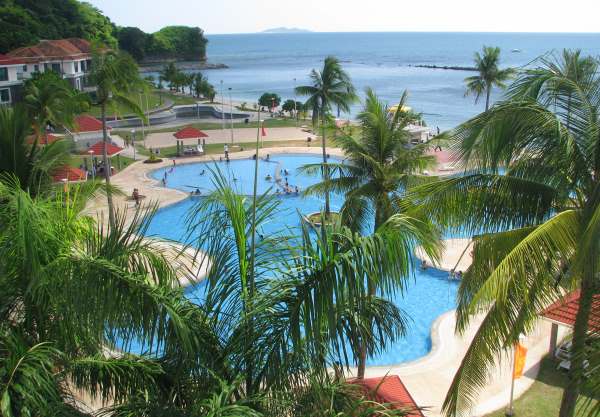 Canyon Cove resort giant swimming pool